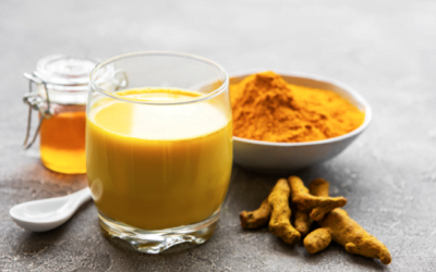 Lait d’or et lait de lune: 2 boissons ayurvédiques anti-inflammatoires