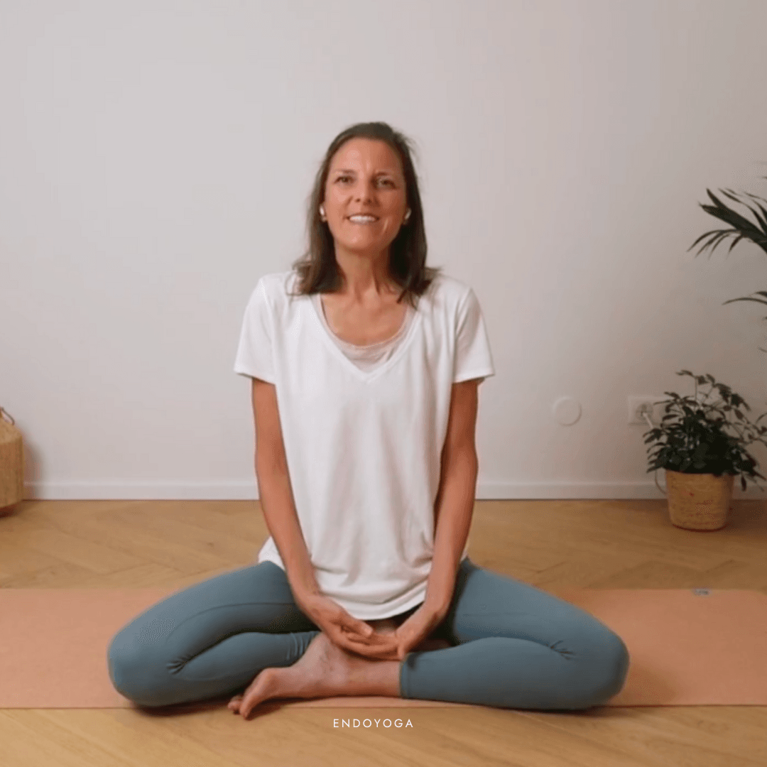 seance EndoYoga yogathérapie endometriose Aurelie Maire