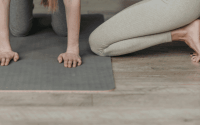 Peut-on enseigner le yoga pour l&rsquo;endométriose sans être professionnel de santé?